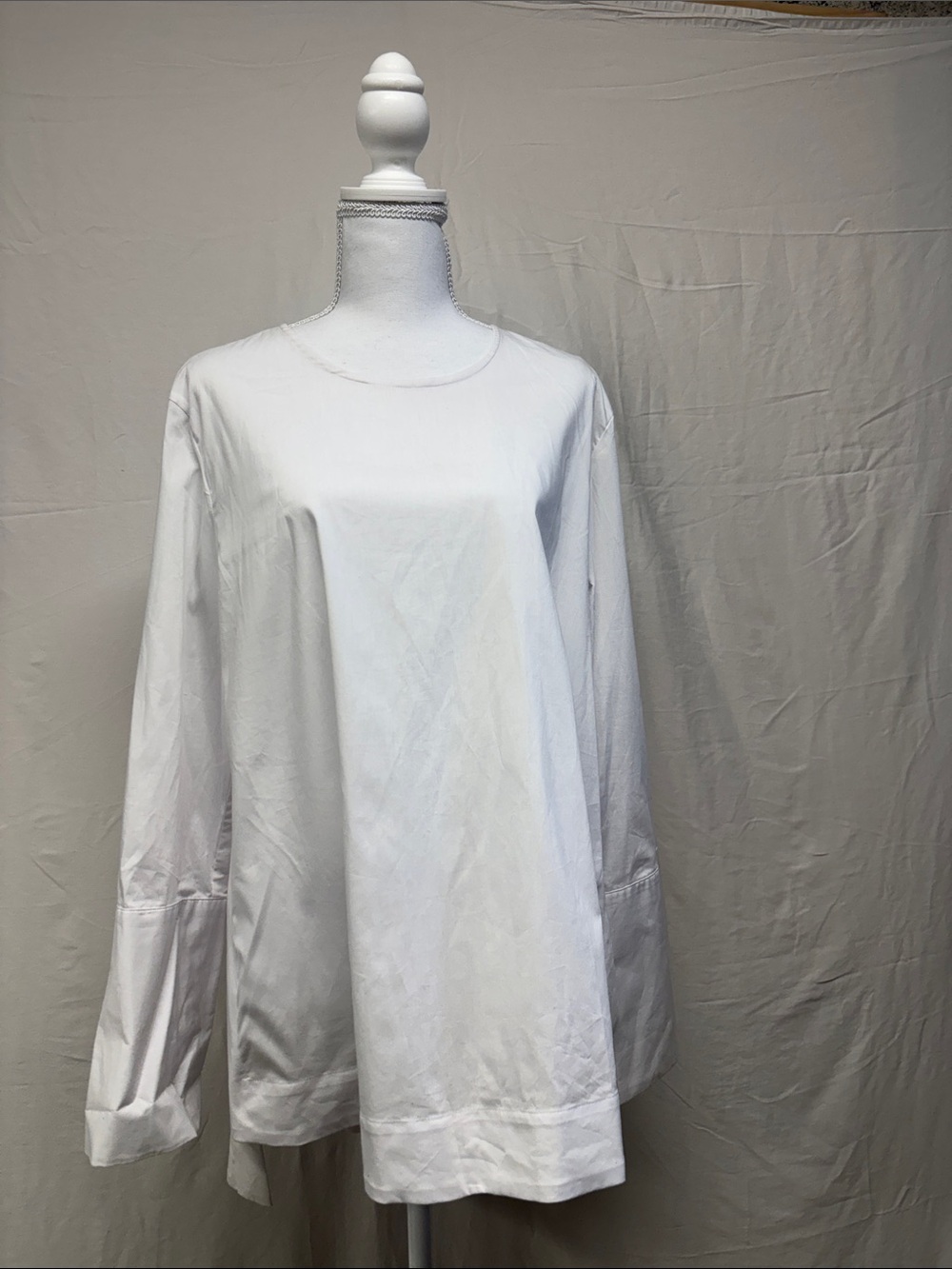 Como Black Classic White Long-Sleeve Women's Blouse
